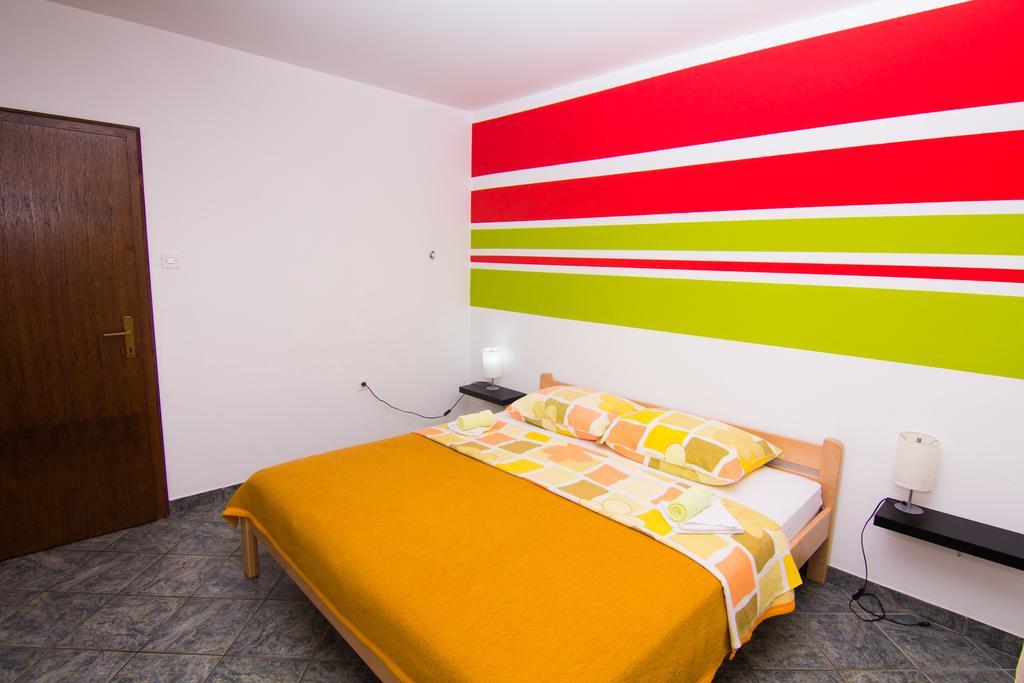 Apartmani Zuzic Krk Town Habitación foto