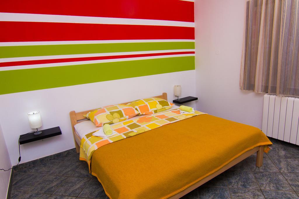 Apartmani Zuzic Krk Town Habitación foto
